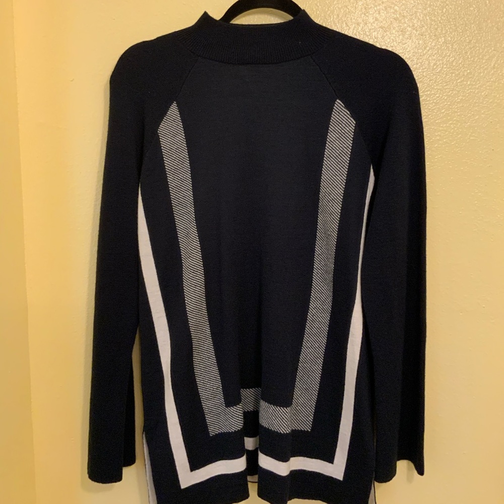 Ann Taylor/ tunic light sweater/ med size